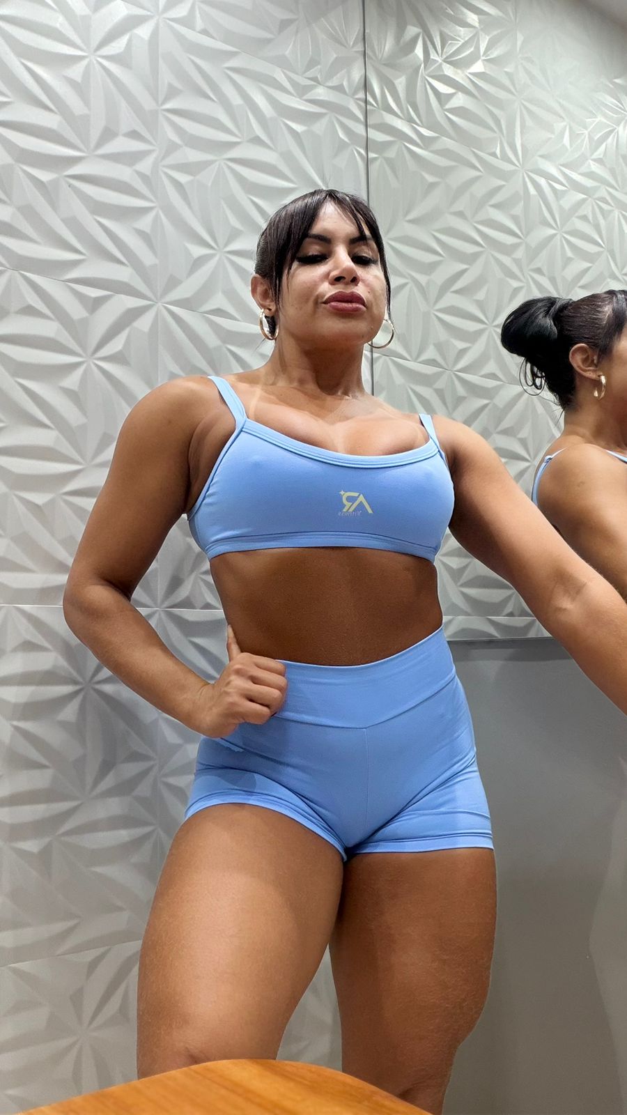 Conjunto top alça sustentação e short azul