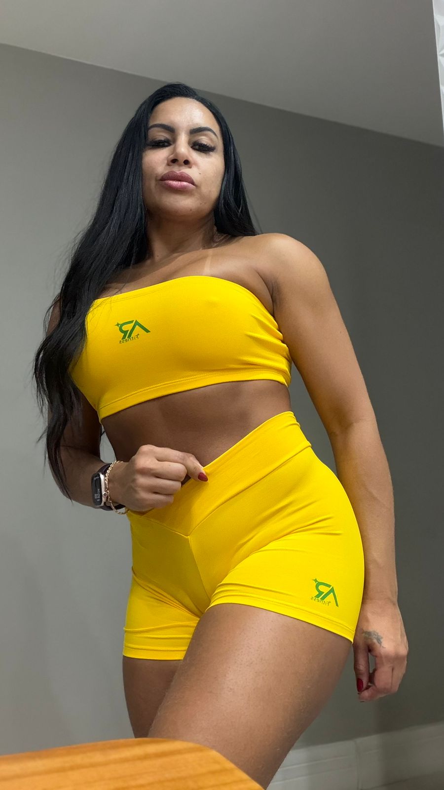 Conjunto top faixa amarelo