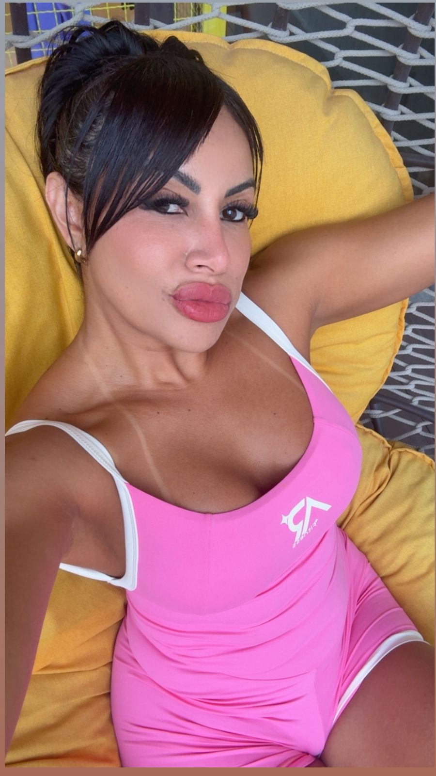 Macacão Curto Rosa